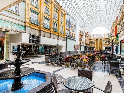 Shops, West Edmonton Mall Inn in Edmonton (AB)