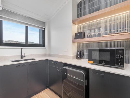 ห้องครัว, บันโจ พาเตอร์สัน อินน์ (Banjo Paterson Inn) in จินดาเบน