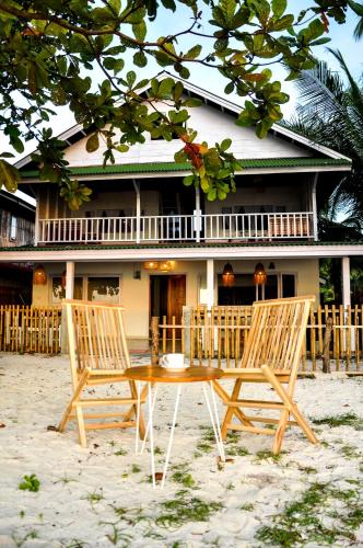 Crow's Nest in Pulau Mentawai