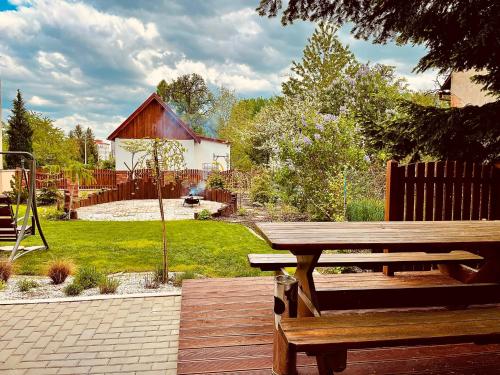 Apartmánový dům 13 Mezonet 1 (Apartmanovy dum 13 Mezonet 1) in เซซ