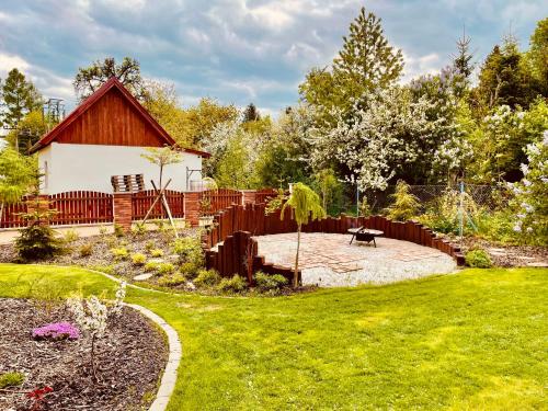 Apartmánový dům 13 Mezonet 2 (Apartmanovy dum 13 Mezonet 2) in เซซ