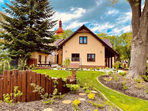 Apartmánový dům 13 Mezonet 2 (Apartmanovy dum 13 Mezonet 2) in เซซ