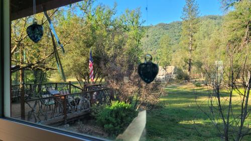Quiet Artist Retreat - image 11