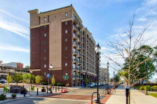 B&B Wilmington - Water Street Condos II - Bed and Breakfast Wilmington