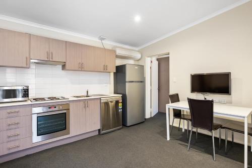 2 bedrooms, 3 beds