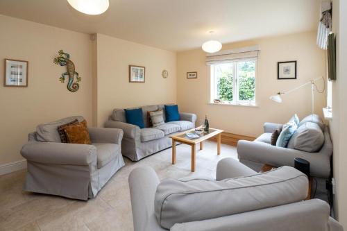 Willow House - image 11