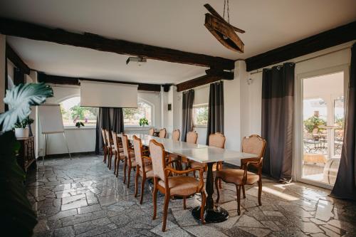 Tárgyalóterem/bálterem, Hotel Pok Garni in Brezovica Pri Ljubljani