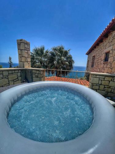 Elouthia Residence with Sea View and Hot Tub - Crete