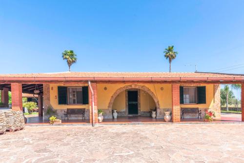 Villa con piscina vicino al mare