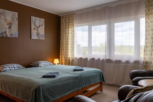 1 queen bed