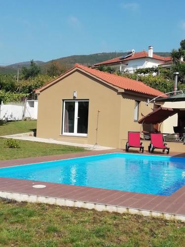 Casa do Ribeiro, moradia confortável, com piscina. gîte à louer Capela