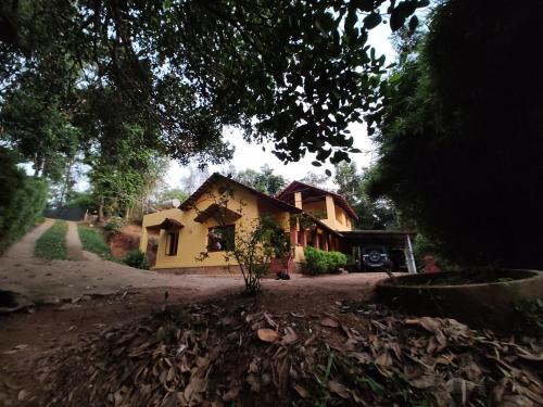 Mugilu for families and couples only in Bugadahalli
