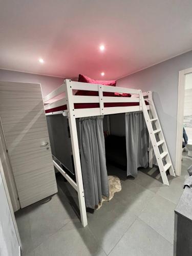  Modern Loft Center of Turin + Jacuzzi [ 30m metro] in Collegno