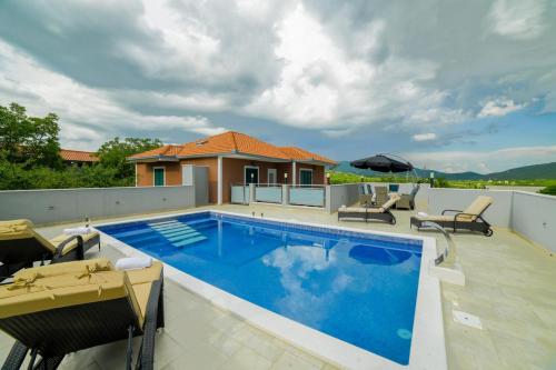VILLA REBECCA, Muć - Split
