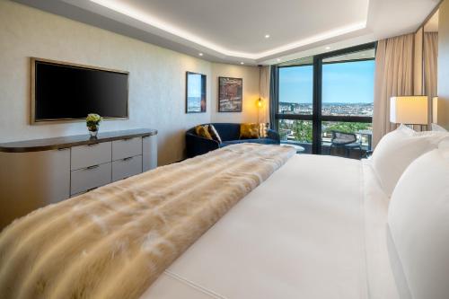 Generous Room with Balcony - New Year's Eve package