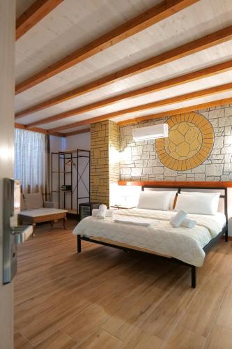 Oceanic Overview Suites - Tap to explore photos