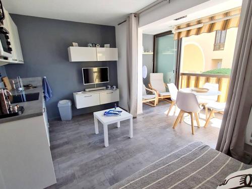 Appartement Six-Fours-les-Plages, 2 pièces, 4 personnes - FR-1-316-274