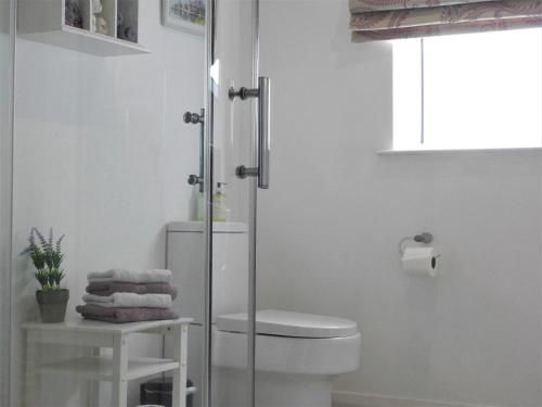 Meadow Cottage - image 2