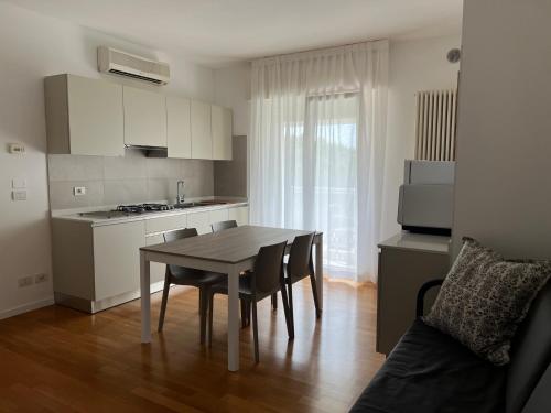 2 bedrooms, 3 beds