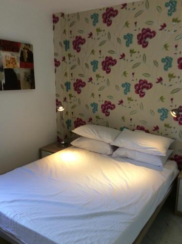 Two-Bedroom Apartment image 5