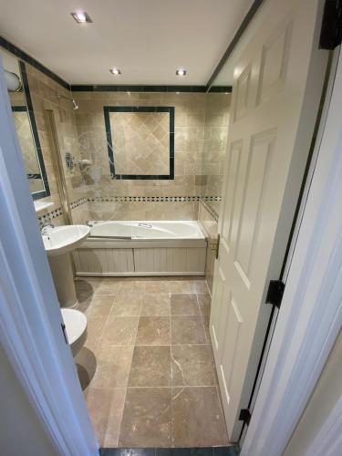 The Brompton Hotel - image 4