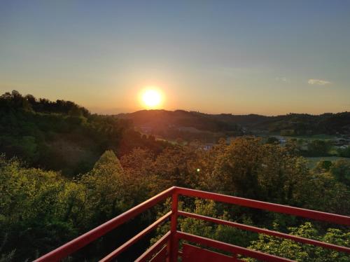 Oasi del Monferrato - appartamento rosso in Mombercelli