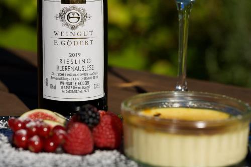 Ēdiens un dzērieni, Weingut Gödert (Weingut Godert) in Osann-Monzel