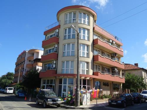 Dobrevi Guest House in Пріморско