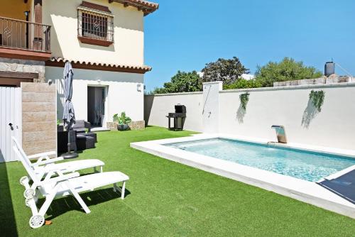 Villa with Garden View