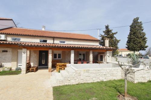 Villa Alina with Pool - Accommodation - Savudrija