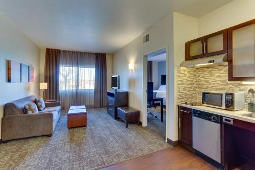 Staybridge Suites San Angelo an IHG Hotel - image 11