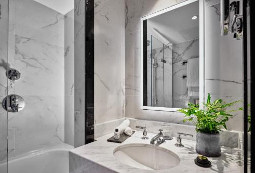 The Mayfair Townhouse - by Iconic Luxury Hotels - image 13