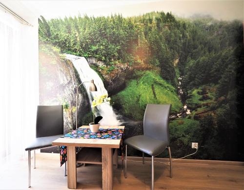 One-Bedroom Apartment image 10