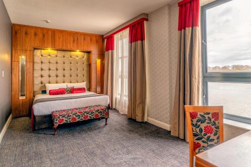 City Hotel - image 12
