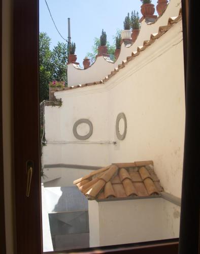 Double room without view image 10