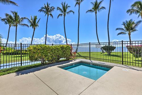 Molokai Island Loft Lanai, Pool and Walk to Beach!