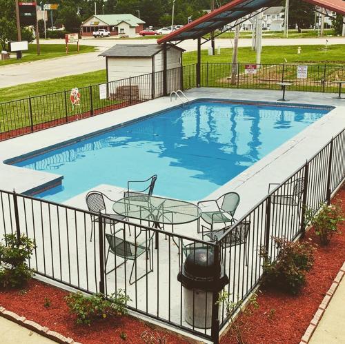 Rodeway Inn Broken Bow-Hochatown - image 6