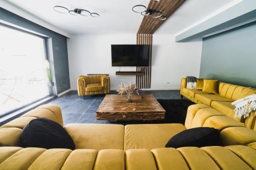 . Voronet Noir Chalet