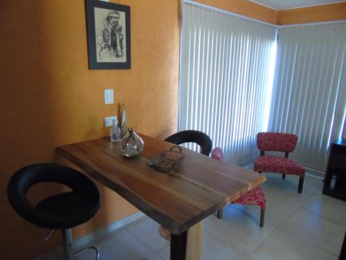 บริการและสิ่งอำนวยความสะดวก, Base Manzano in ตูนูยาน