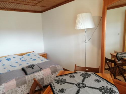 1 twin bed