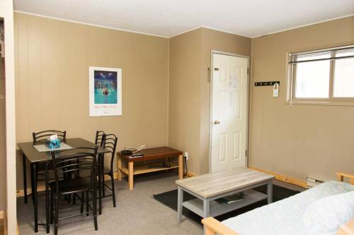 Lone Star Motel in Rossland