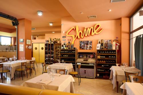 Albergo Shine 4