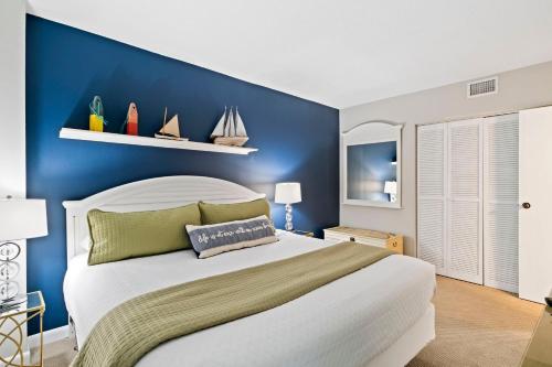 Resort-Style Condo Located in Harbour Town! - image 11