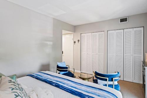 Resort-Style Condo Located in Harbour Town! - image 12