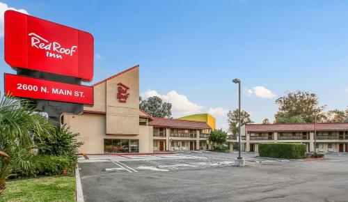 外部景觀, 紅屋頂酒店聖塔安娜 (Red Roof Inn Santa Ana) in 橙市