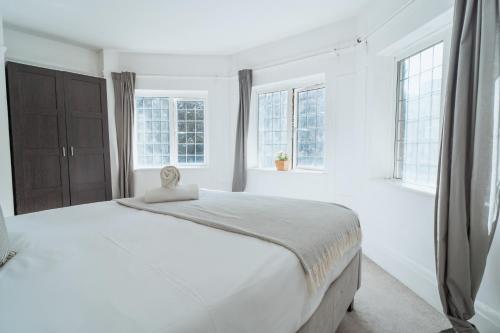 Eastcliff Manor - image 12