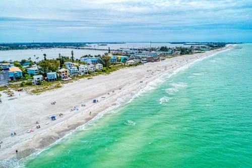 Anna Maria Island Beach Happy-Direct Beach Front-1BR-1BR