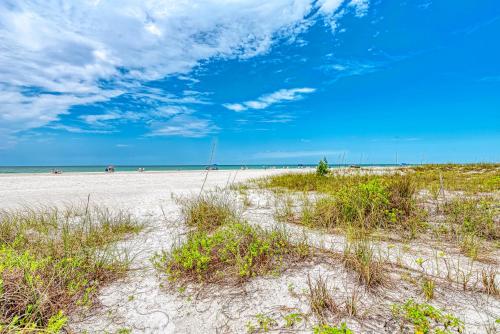 Anna Maria Island Beach Happy-Direct Beach Front-1BR-1BR