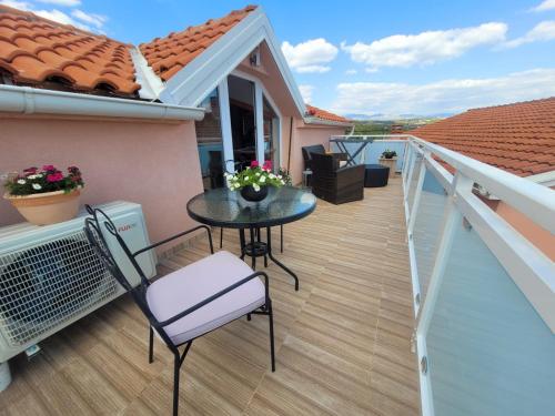 Comfortable apartment near Opatija in มิโฮติซิ