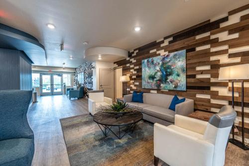 WaterWalk Dallas-Las Colinas - image 13